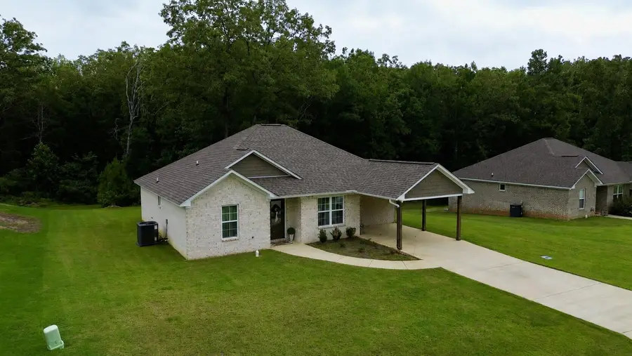 1018 N Sherman Dr., Blue Springs, MS 38828 - #2