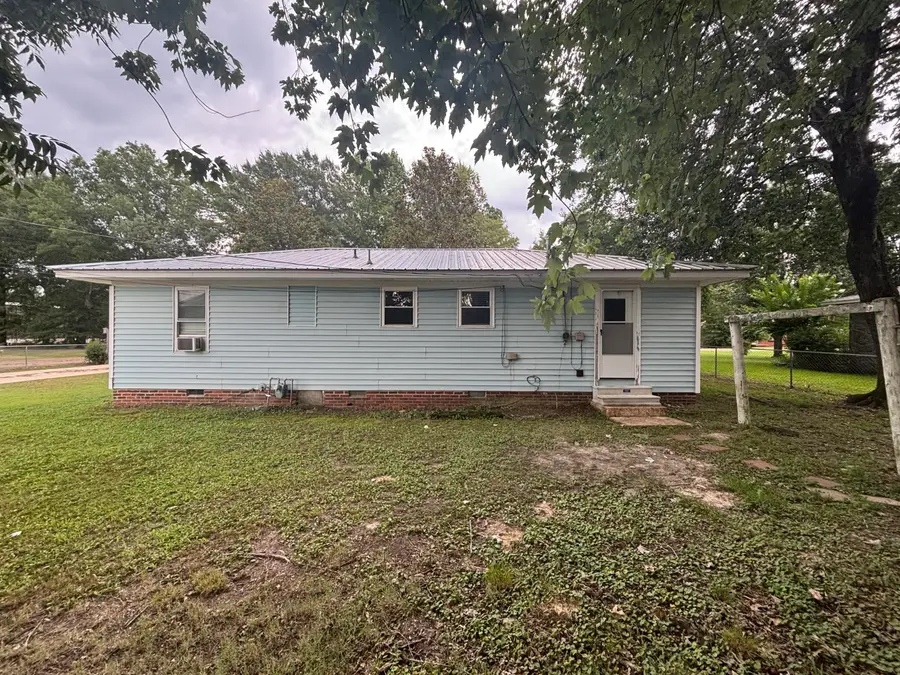 117 Roberts Ave., Nettleton, MS 38858 - #3