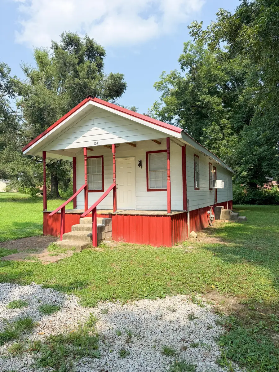 104 Pine St., Hickory Flat, MS 38633 - #2