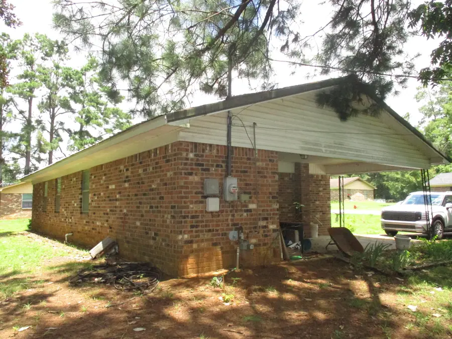 271 E Valley Dr., Pontotoc, MS 38863 - #2