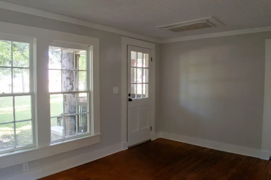 110 Lawndale Dr., Tupelo, MS 38801 - #3