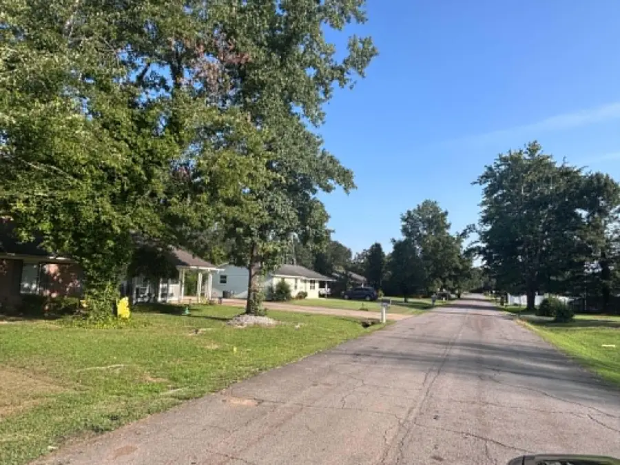 305 Kenwood Dr., Amory, MS 38821 - #3