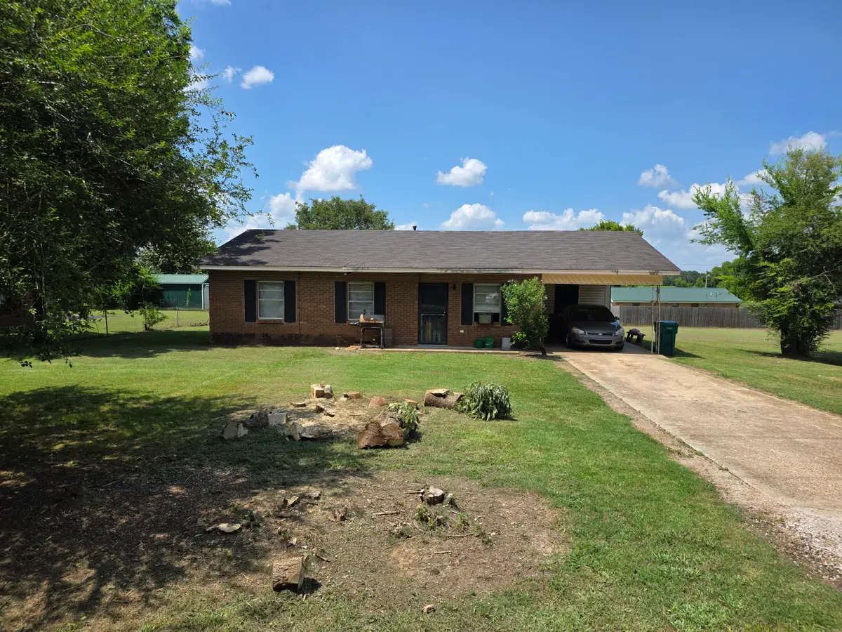 208 E Wheeler Ave., Okolona, MS 38860 - #1