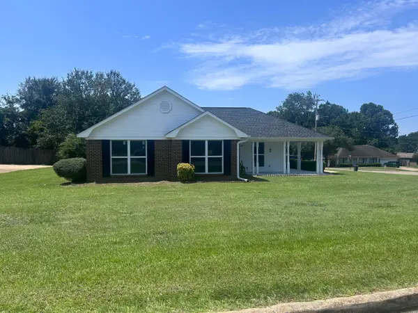 3083 Craigmont Dr., Tupelo, MS 38801