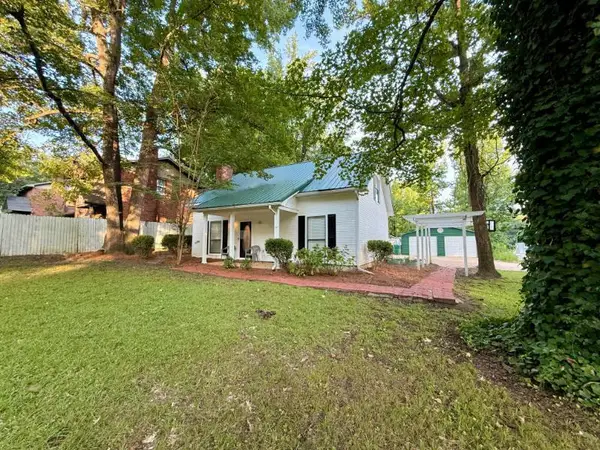 1588 Shands Dr., Tupelo, MS 38804