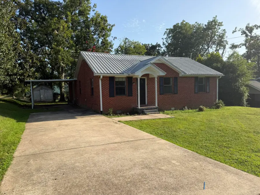 303 Evergreen Ave., Booneville, MS 38829 - #3