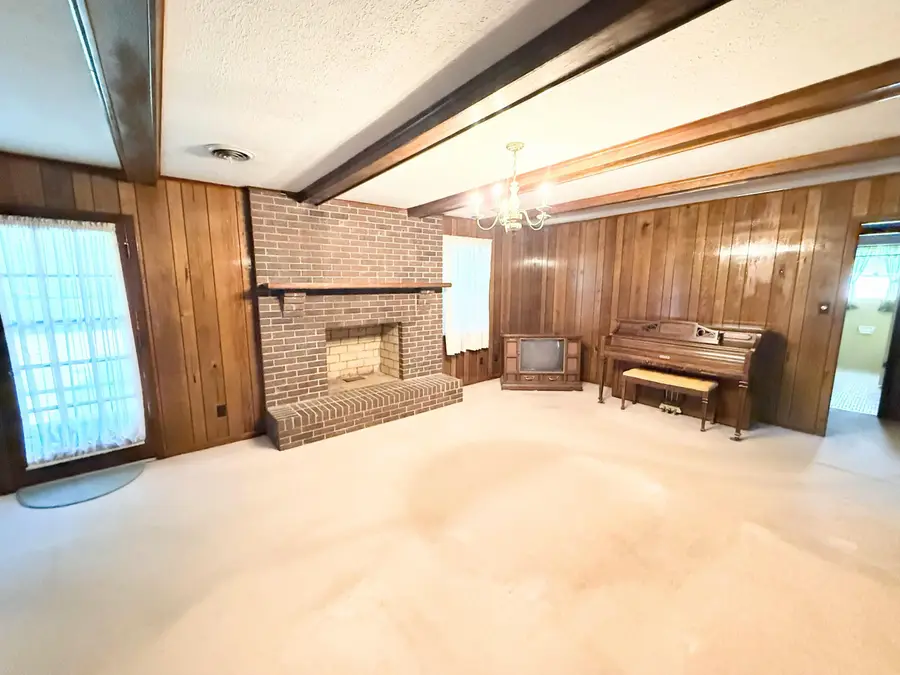 922 Rockefeller Ave., Tupelo, MS 38801 - #2
