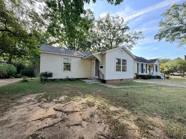 916 Clayton Ave., Tupelo, MS 38804