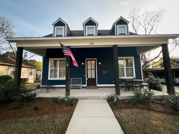 208 Oak St, New Albany, MS 38652