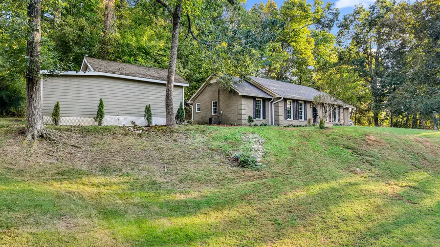 1028 Morgan Dr., New Albany, MS 38652 - #2