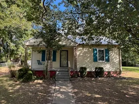 32 Lakeshore Blvd, West Point, MS 39773