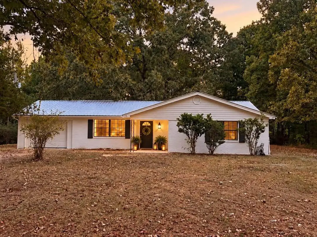 1884 E Veterans Hwy, Pontotoc, MS 38863 - #1