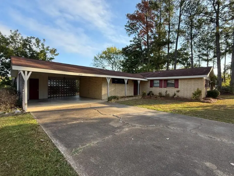 2202 Bryan Dr., Tupelo, MS 38801 - #2