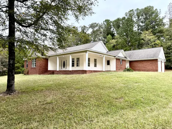 121 Lake Estates Dr., Nettleton, MS 38858