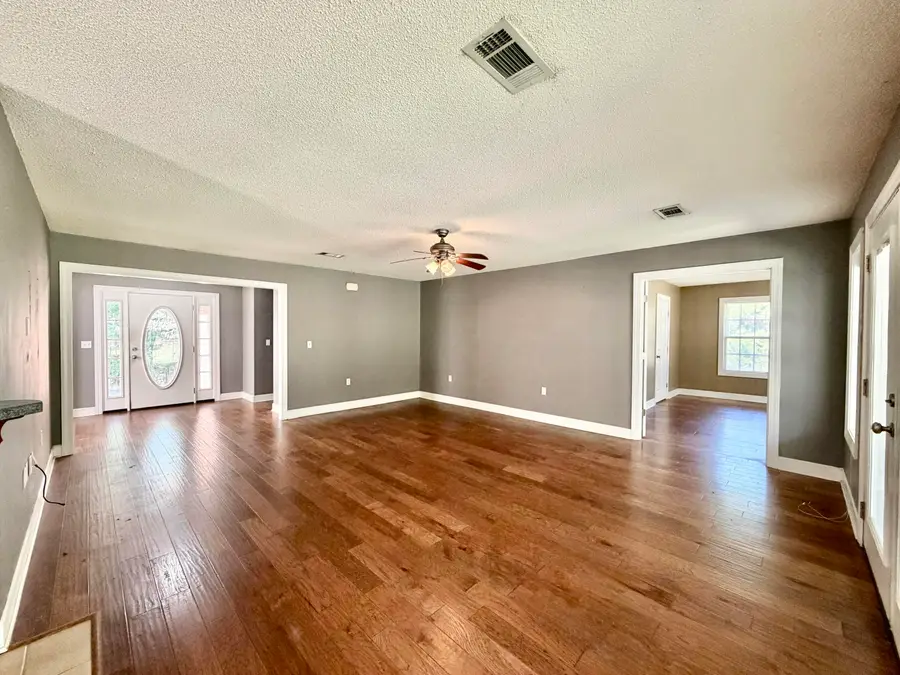 121 Lake Estates Dr., Nettleton, MS 38858 - #2
