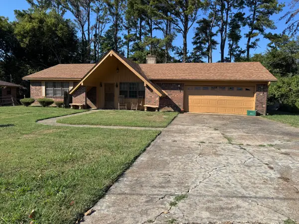 1784 Rollingwood Dr., Tupelo, MS 38801