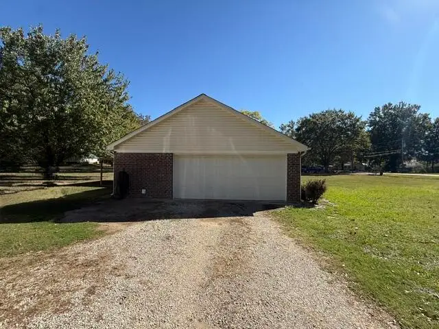 104 West Newton St, Blue Springs, MS 38828 - #2