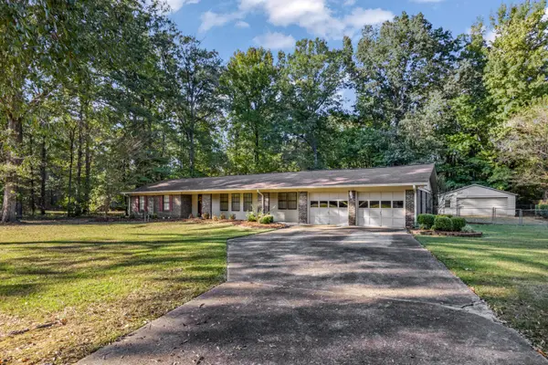 921 Cheryl Dr., Aberdeen, MS 39730