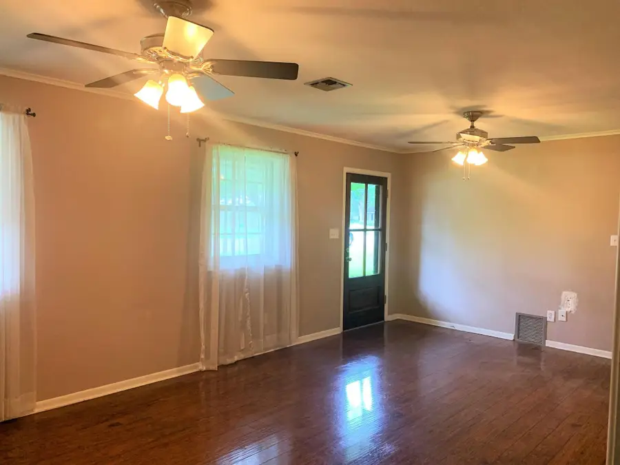 2514 Hood Ave., Tupelo, MS 38801 - #3