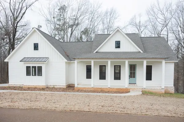 1001 Cr 372, New Albany, MS 38652