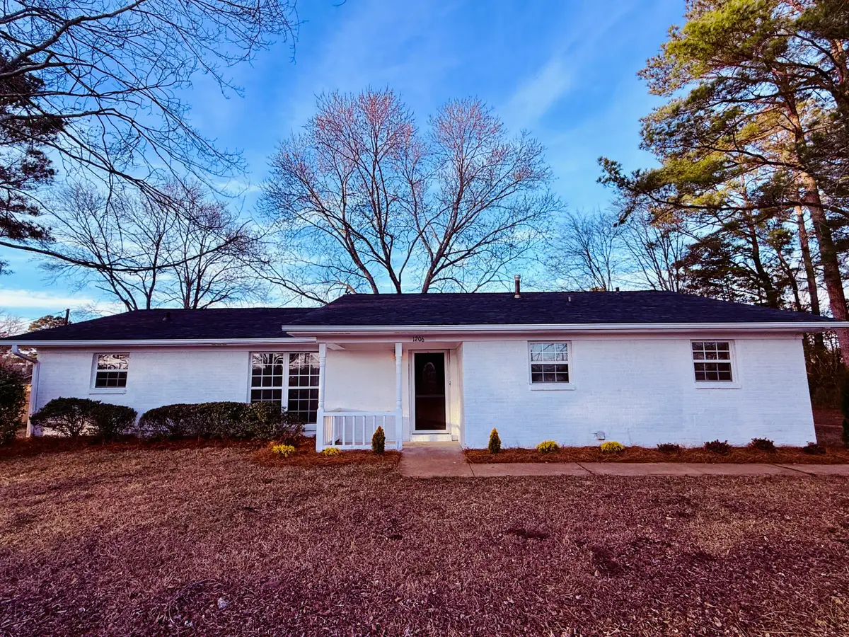 1206 Queensgate Dr., Tupelo, MS 38801 - #1