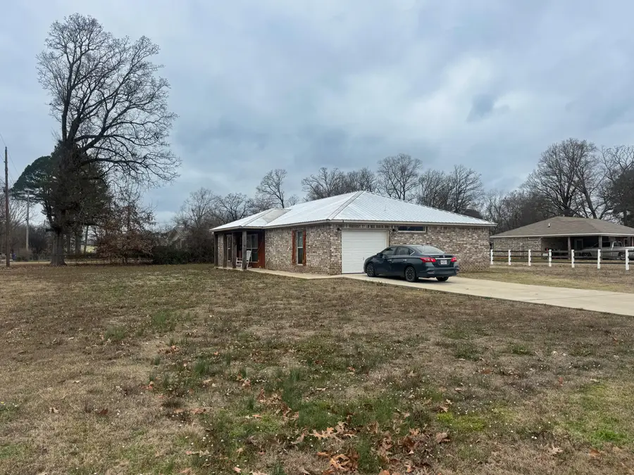 214 4th Ave., Houston, MS 38851 - #3