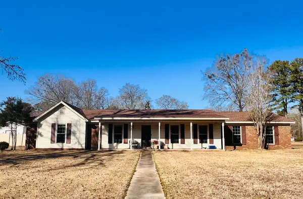 303 Bellview, Aberdeen, MS 39730