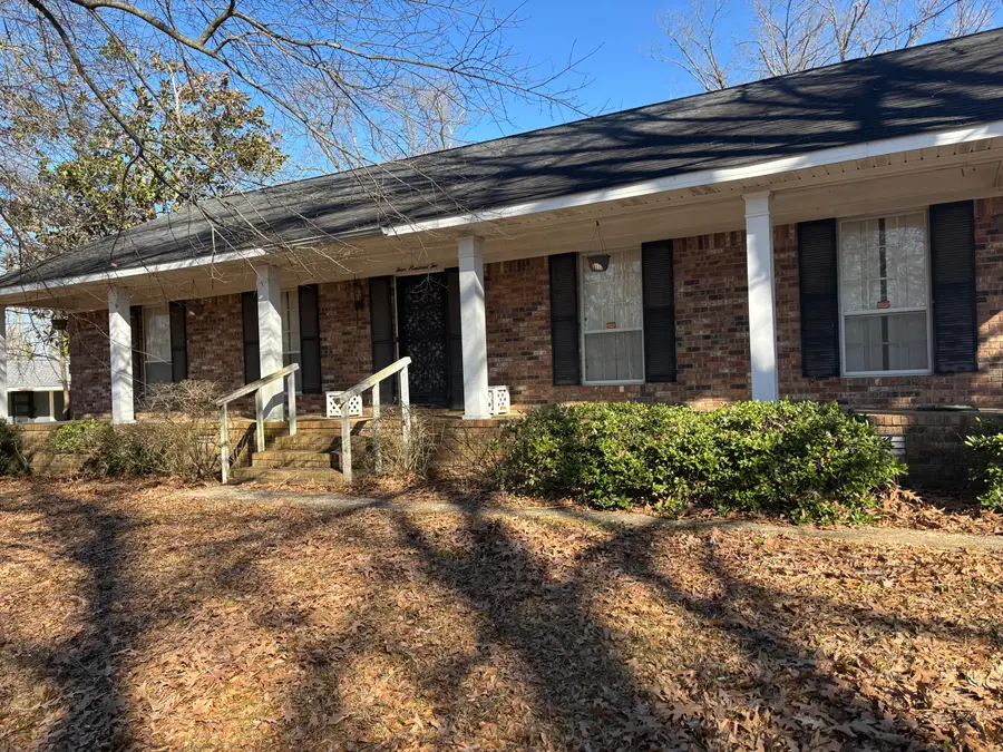 402 Pineridge Dr., New Albany, MS 38652 - #2