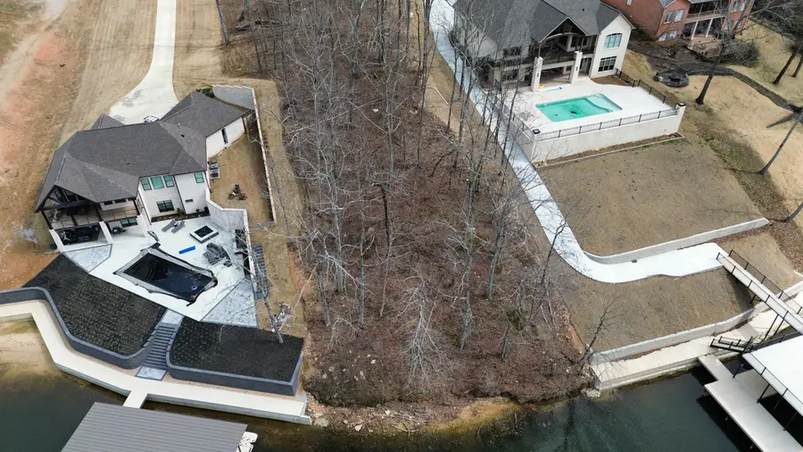 Hunter Point Cv., Muscle Shoals, AL 35661 - #3