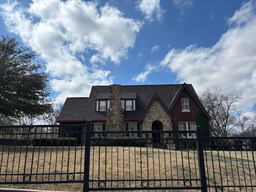 306 Apple St., New Albany, MS 38652 - #2