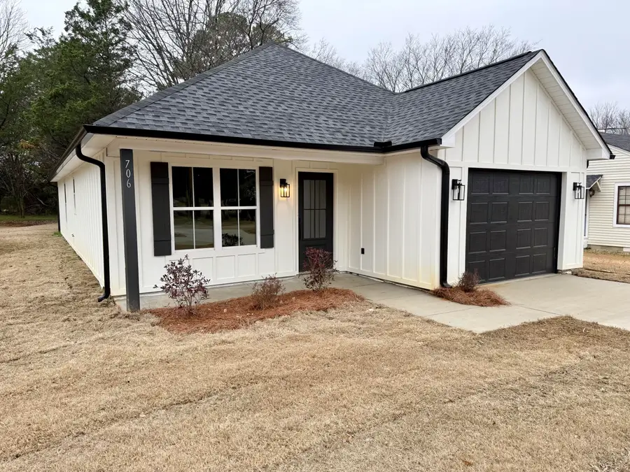 706 Robindale, Tupelo, MS 38801 - Image #2