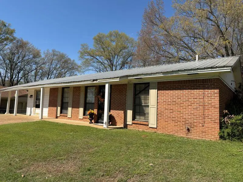 334 3rd Ave., Houston, MS 38851 - #3