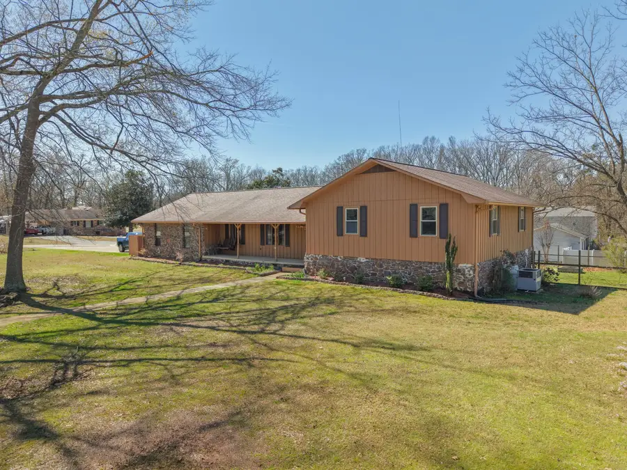 3901 Worsham Dr., Corinth, MS 38834 - #3