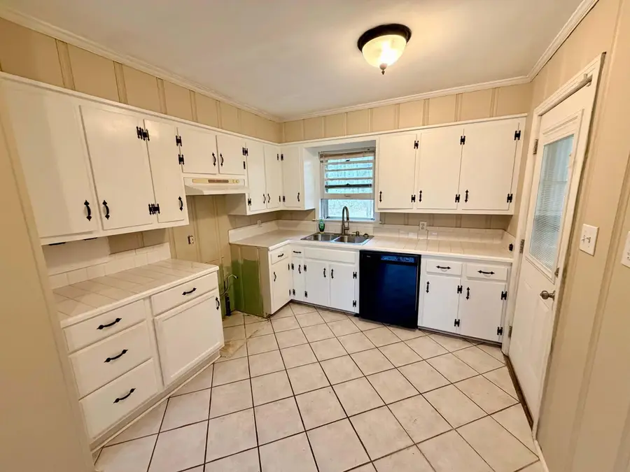 1910 Magnolia Dr., Corinth, MS 38834 - #2