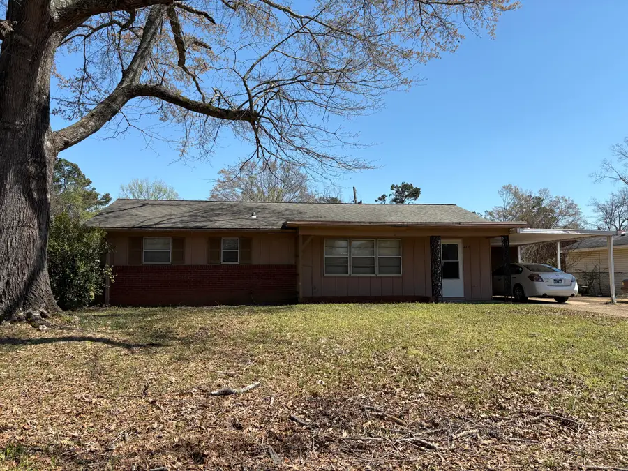 405 White Dr., New Albany, MS 38652 - #2