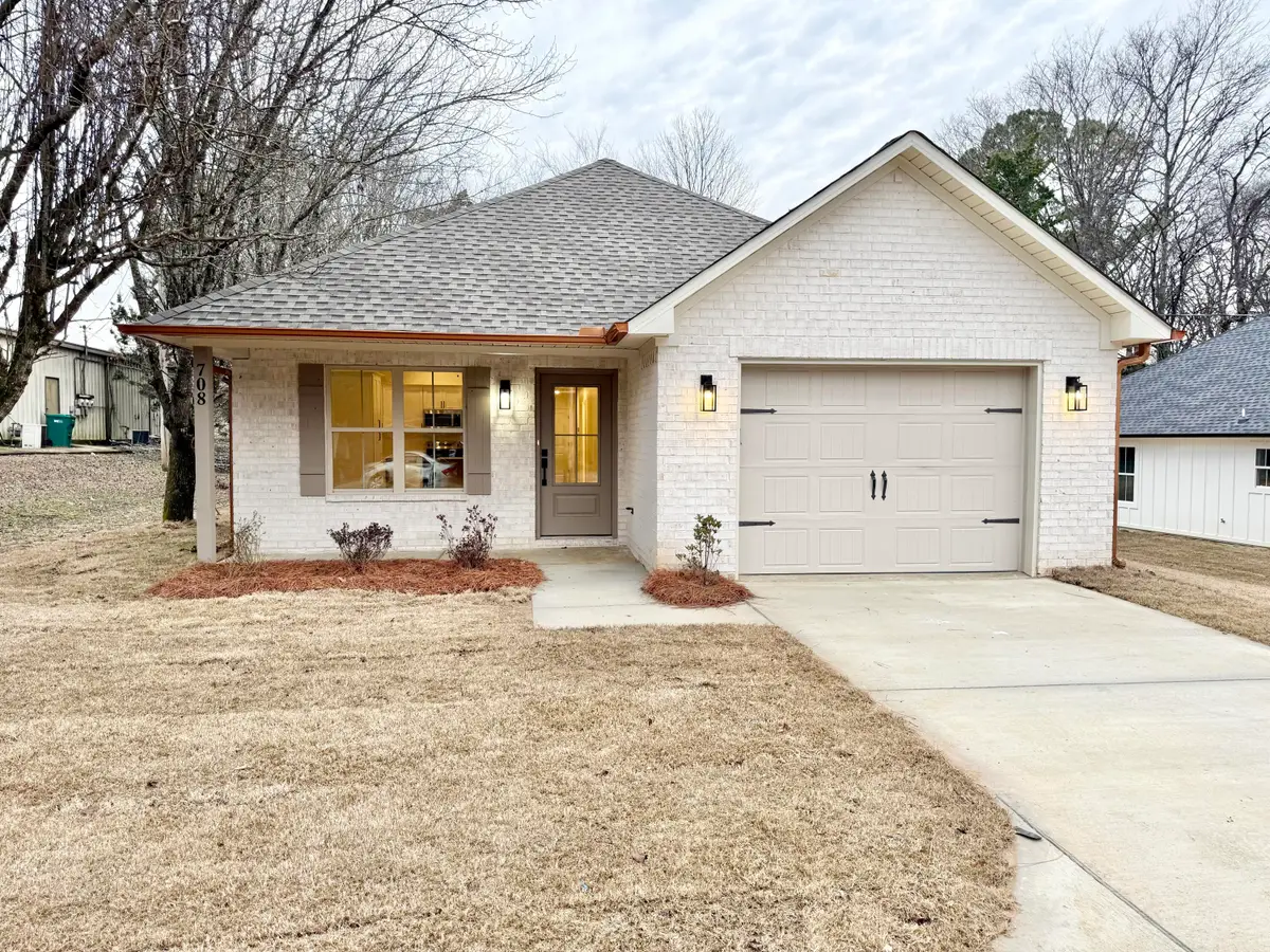 708 Robindale, Tupelo, MS 38801 - Image #1