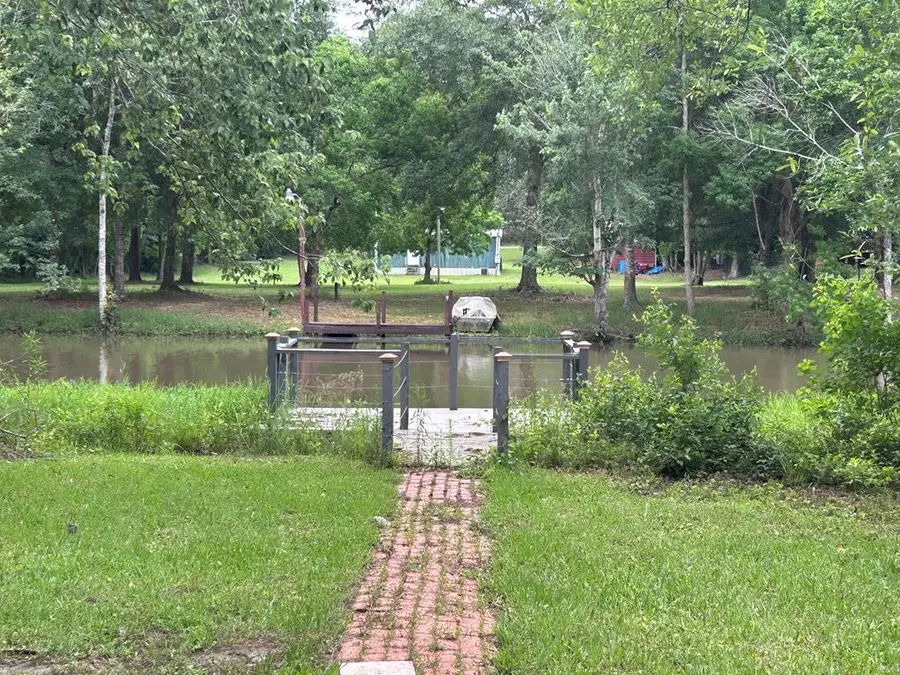 260 LAKESIDE DR, Carriere, MS 39426 - Image #2