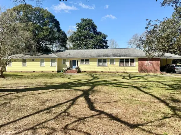 315 North Jackson St, Poplarville, MS 39470