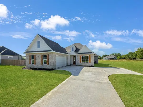 6 North Caesar Oaks Drive, Carriere, MS 39426