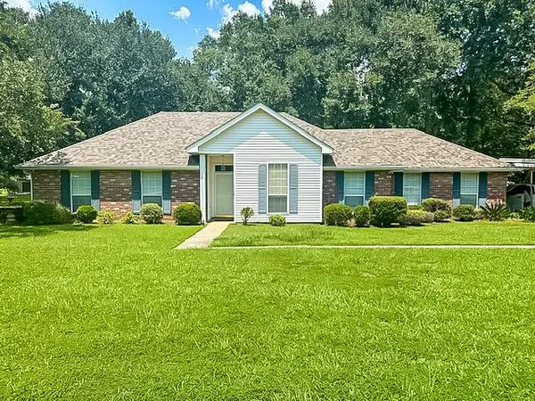 11 Rosewood Dr., Picayune, MS 39466