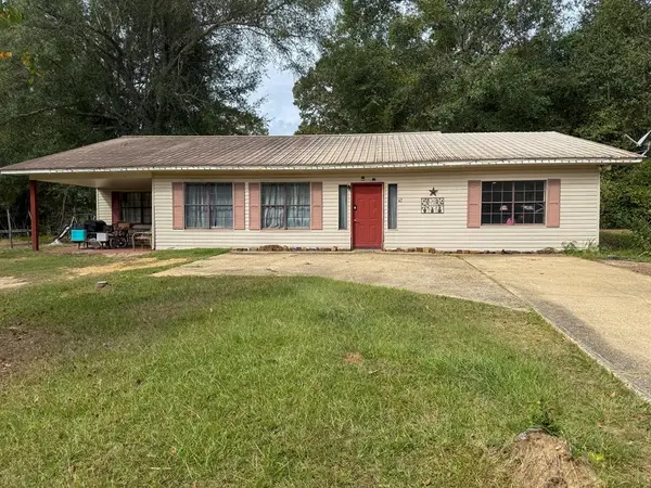 47 Deer Creek Rd, Lumberton, MS 39455