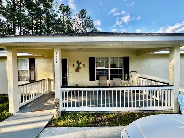 6032 E Oktibbeha Street, Bay St Louis, MS 39520