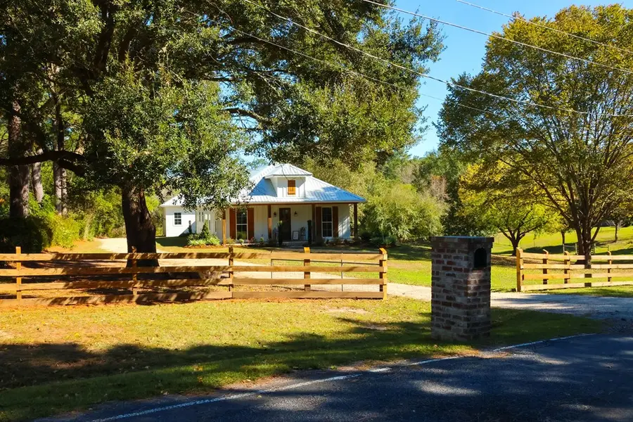 25 Openwood Dr E, Carriere, MS 39426 - Image #2