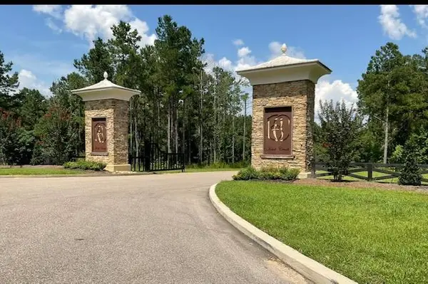 68 Bent Creek, Carriere, MS 39426
