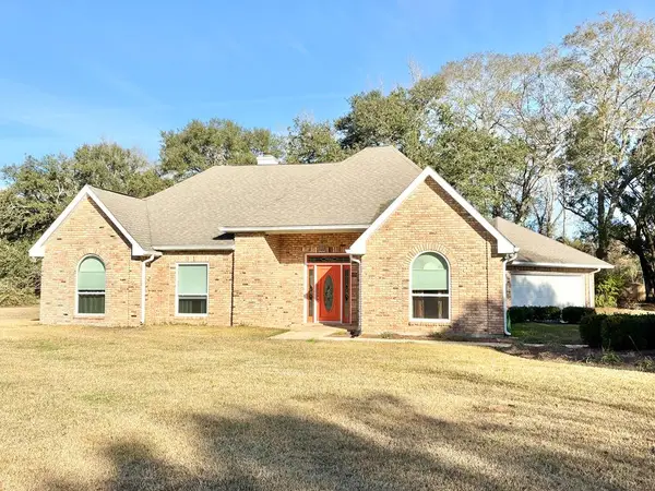 33 Longbow Dr., Picayune, MS 39466