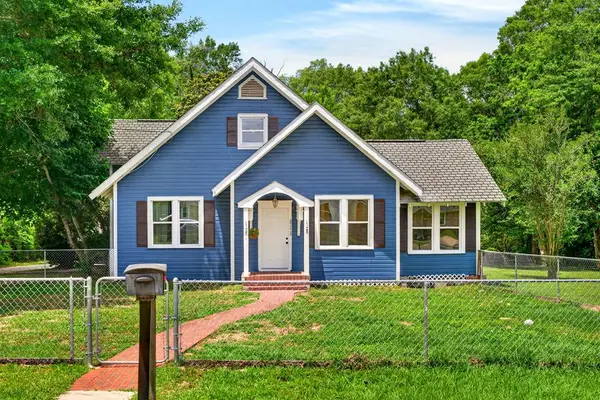 611 Glenwood, Picayune, MS 39466