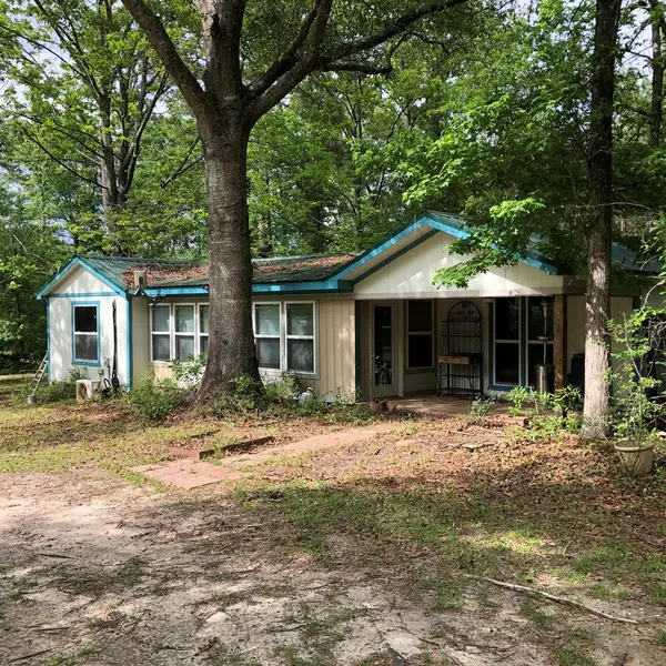 172 Sones Chapel Rd, Carriere, MS 39426