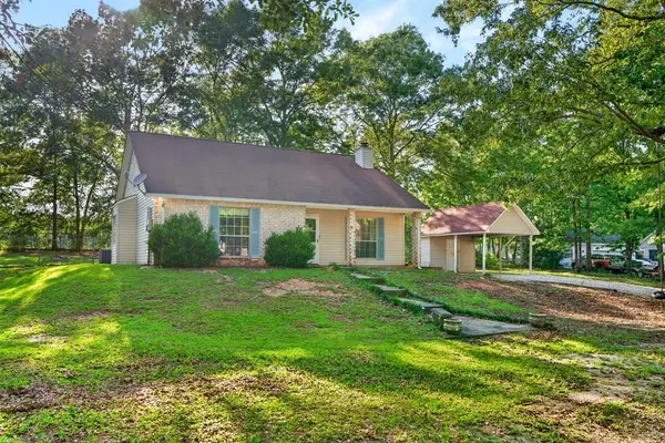 71 Hidden Oaks Dr, Carriere, MS 39426