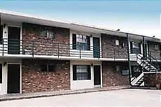 1015 W Pine St, Hattiesburg, MS 39401 - #1