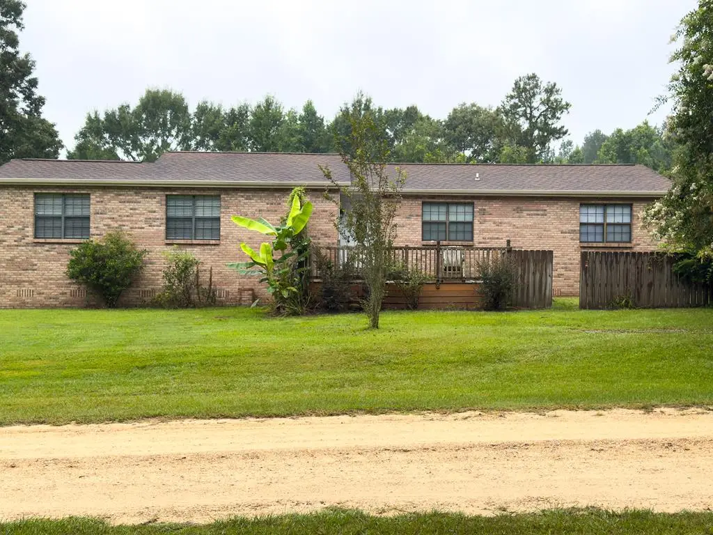 30 Lakeshore Dr, Lumberton, MS 39455 - #1
